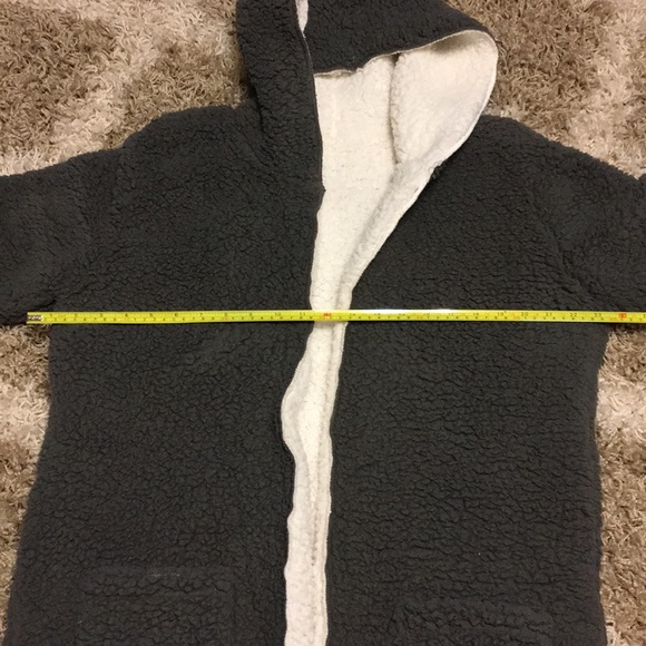 Fluffy reversible jacket - Picture 3 of 4